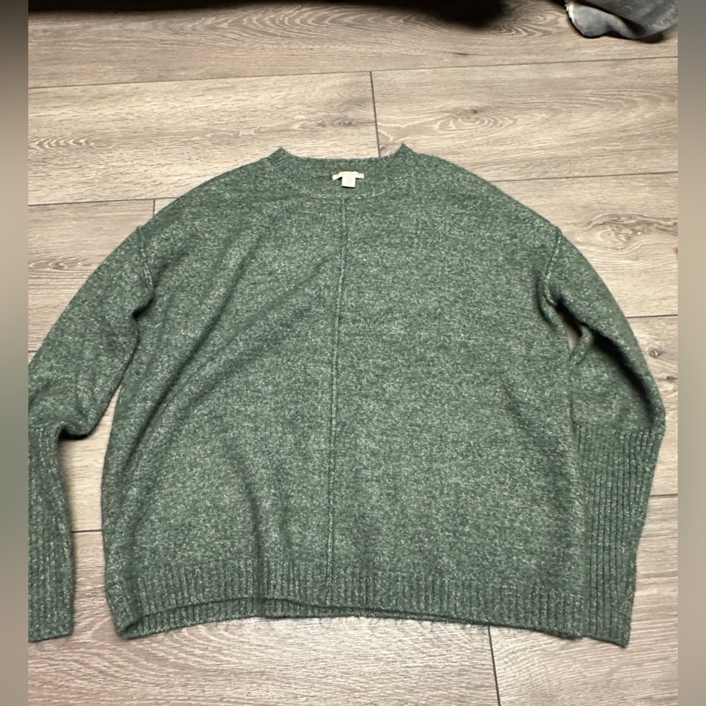 Elegant Green Women's Cardigan